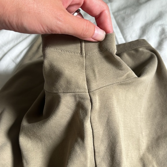 Uniqlo Women’s Crew Neck T-Shirt Bundle - Picture 4 of 16